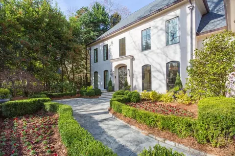 735 Whitemere Ct, Atlanta, GA 30327