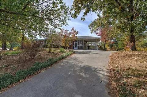105 Lewis Dr, Calhoun, GA 30701