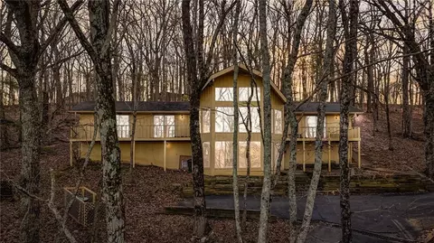 862 Lake Arrowhead Dr, Waleska, GA 30183