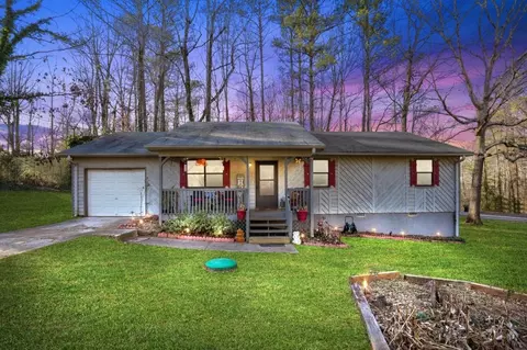 126 Fairview Dr, Stockbridge, GA 30281