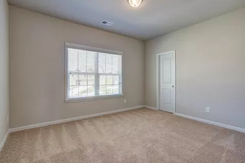 Bedroom - 149 Cherokee Rose Dr, Jackson, GA 30233 photo 2 of 4