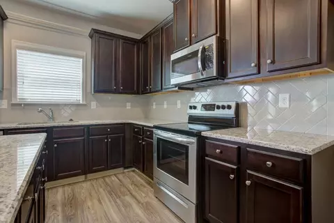 Kitchen - 149 Cherokee Rose Dr, Jackson, GA 30233 photo 4 of 4