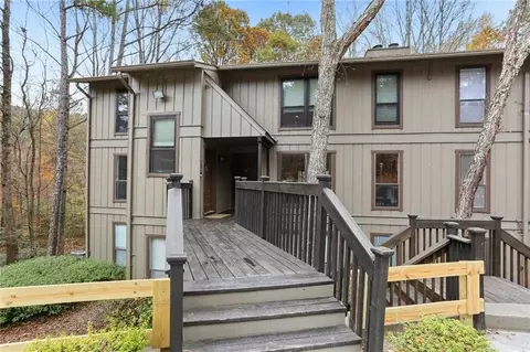 2102 Cumberland Ct SE, Smyrna, GA 30080