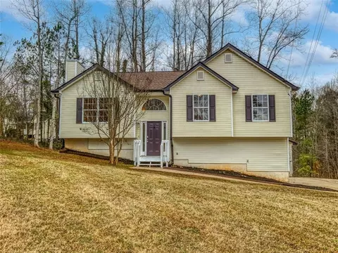 58 Canterbury Dr, Dallas, GA 30157