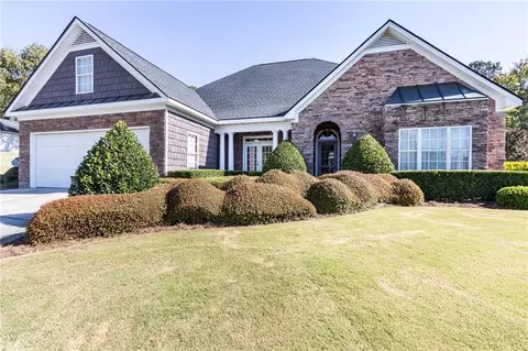 2229 Cedar Lake Dr, Loganville, GA 30052