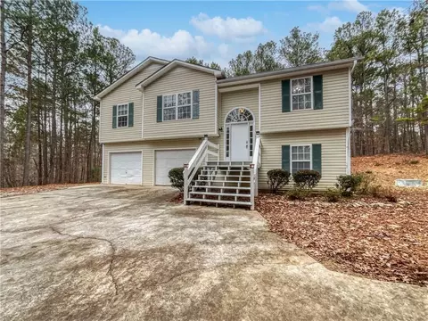 125 Corn Crib Ct, Newnan, GA 30263