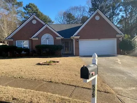 575 Ambur Lake Dr, Lawrenceville, GA 30043