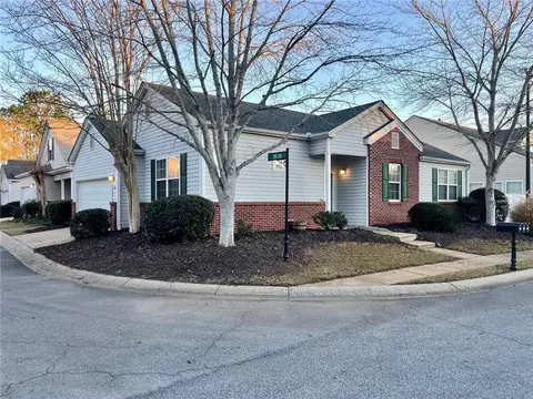 386 W Oaks Trl, Woodstock, GA 30188