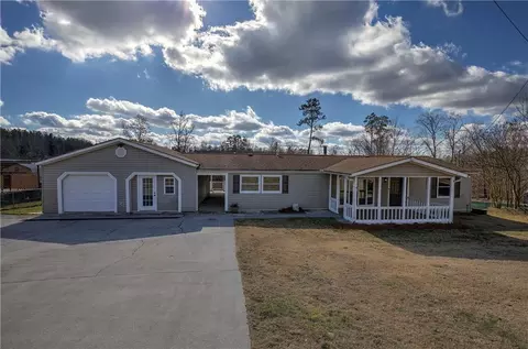 42 Dogwood Dr NW, Cartersville, GA 30121