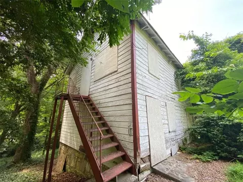 449 Peyton Rd, Atlanta, GA 30318