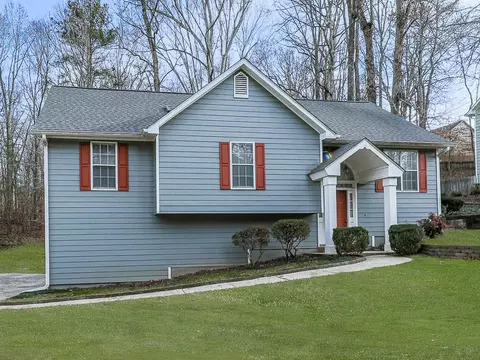 402 Rose Creek Pl, Woodstock, GA 30189