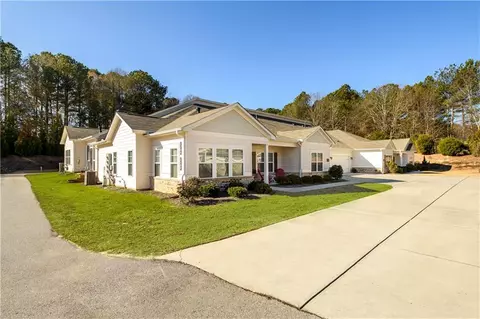 2488 Rathburn Cir, Loganville, GA 30052