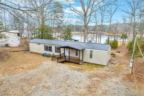 323 Lakeshore Cir, Hartwell, GA 30643