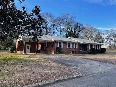 106 Wood St, Adairsville, GA 30103