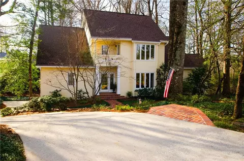 5520 Powers Ridge Ct, Sandy Springs, GA 30327