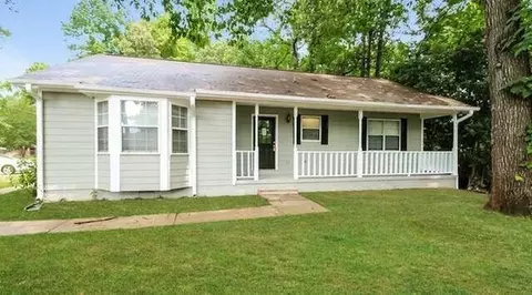 445 Lakeshore Dr, Stockbridge, GA 30281