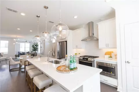 1641 Wellborn Walk #232, Suwanee, GA 30024