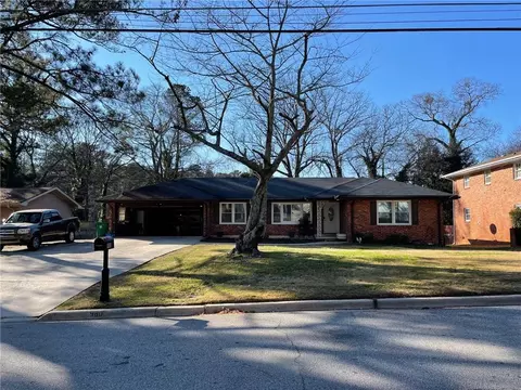 980 Belle Glade Dr, Stone Mountain, GA 30083