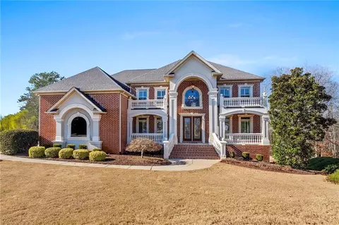 961 Fire Thorn Dr, Hampton, GA 30228