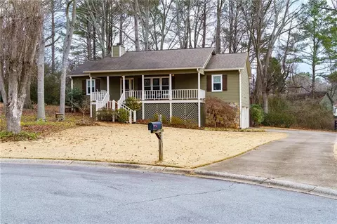 606 Beverly Way, Woodstock, GA 30188