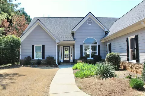 716 Lincoln Dr, Winder, GA 30680