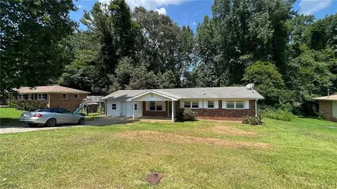 132 Rosewood Dr, Dallas, GA 30132