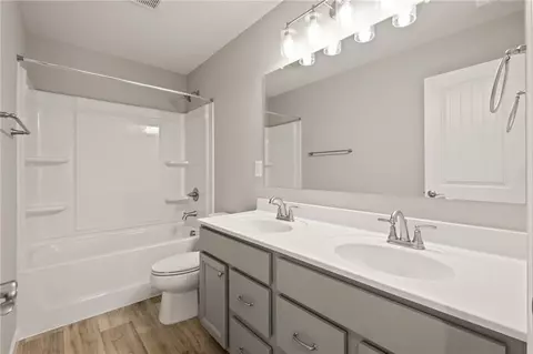 Bath - 103 Cherry Glen Way, Euharlee, GA 30120 photo 3 of 3