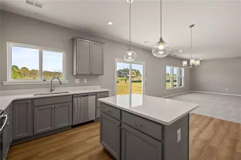 Kitchen - 103 Cherry Glen Way, Euharlee, GA 30120 photo 4 of 5
