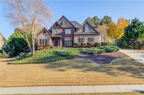5718 Boulder Ridge Ct, Flowery Branch, GA 30542