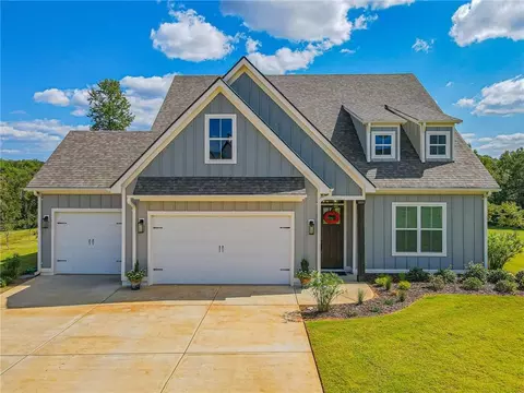 188 Peachwood Ln, Homer, GA 30547