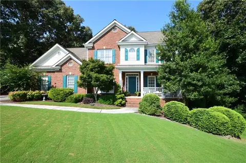 953 Autumn Blaze Ln, Lawrenceville, GA 30045