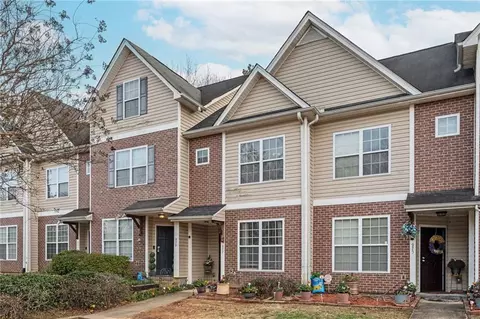 977 Astor Ave, Forest Park, GA 30297