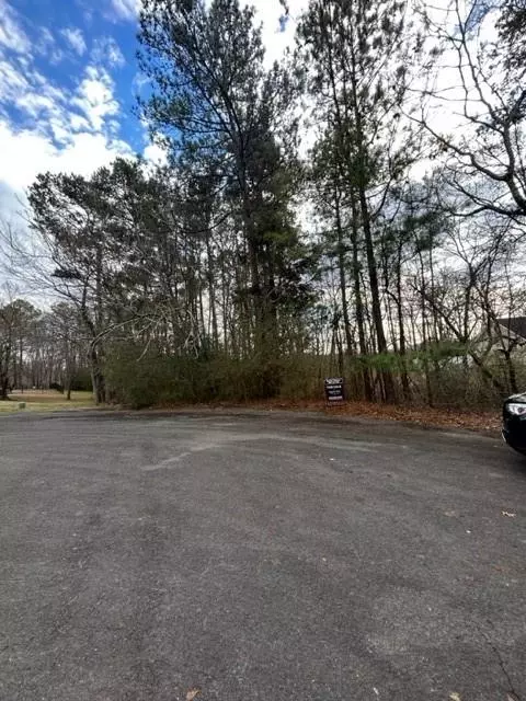 37 Hunters Trail, Calhoun, GA 30701