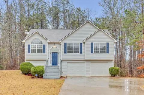 709 Grove Pointe Cir, Locust Grove, GA 30248