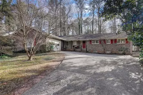 2533 Mckinnon Dr, Decatur, GA 30030