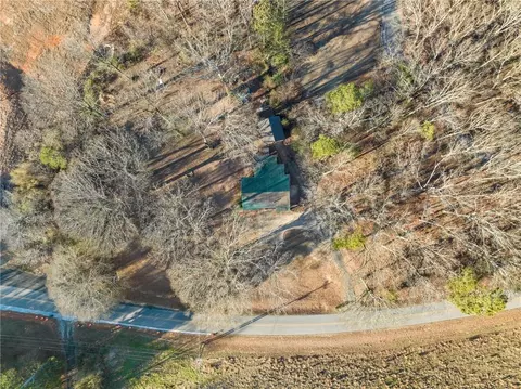 487 Golf Course Rd, Winder, GA 30680 photo 2