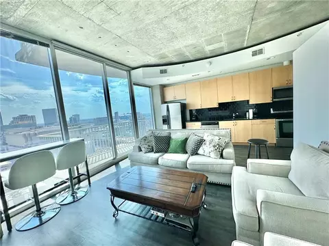400 W Peachtree St NW #2707, Atlanta, GA 30308