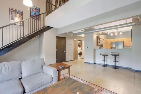445 N Sessions St #2210, Marietta, GA 30060