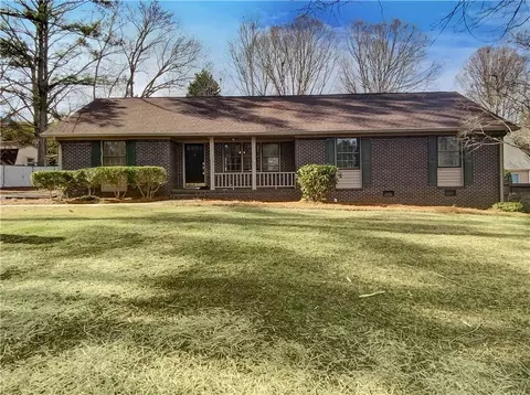 1443 Dauset Dr, Griffin, GA 30224