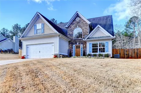 2329 Robin Dr, Loganville, GA 30052