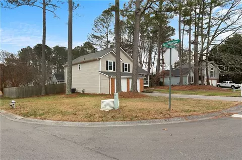 3595 Spring Leaf Ln, Acworth, GA 30101 photo 2