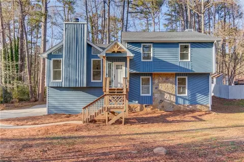 4103 Bent Willow Dr SW, Lilburn, GA 30047