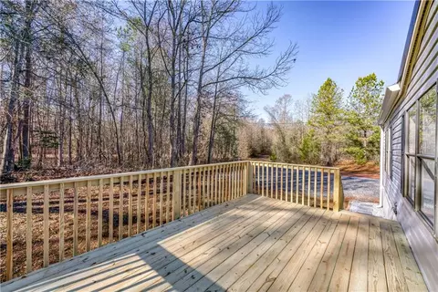 207 Ambers Ln, Commerce, GA 30530 photo 4