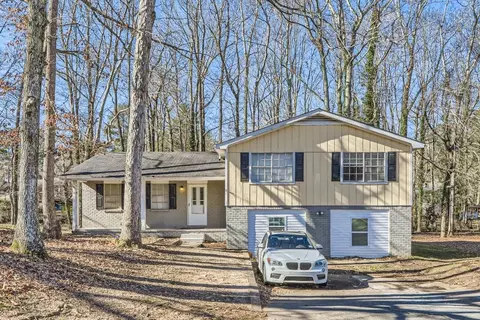 7445 Meadows Dr, Riverdale, GA 30274