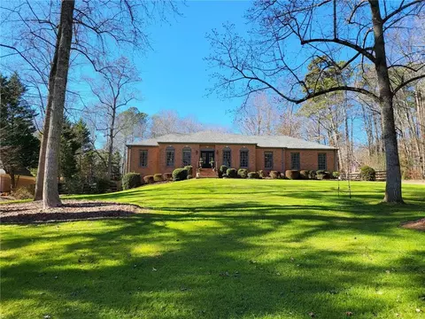330 Spring Creek Rd, Roswell, GA 30075