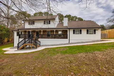 5316 Raintree Cir, Oakwood, GA 30566