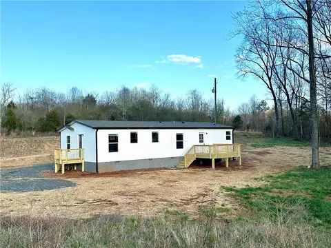 Exterior - 579 Highway 63 Cir, Commerce, GA 30529 photo 3 of 13
