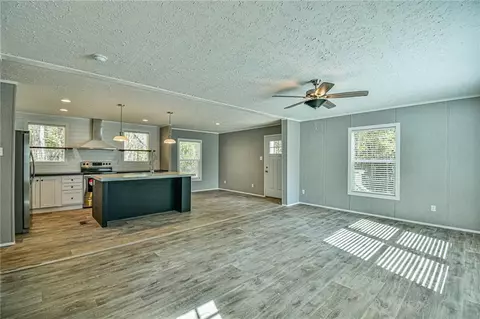 Living - 579 Highway 63 Cir, Commerce, GA 30529 photo 1 of 2