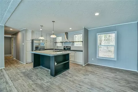 Kitchen - 579 Highway 63 Cir, Commerce, GA 30529 photo 1 of 5