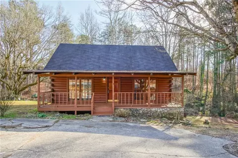1127 W Memorial Dr, Dallas, GA 30132